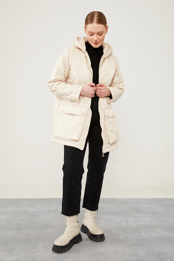 LevidorLevidor Bej Kapüşonlu Kapitone Kısa Mont