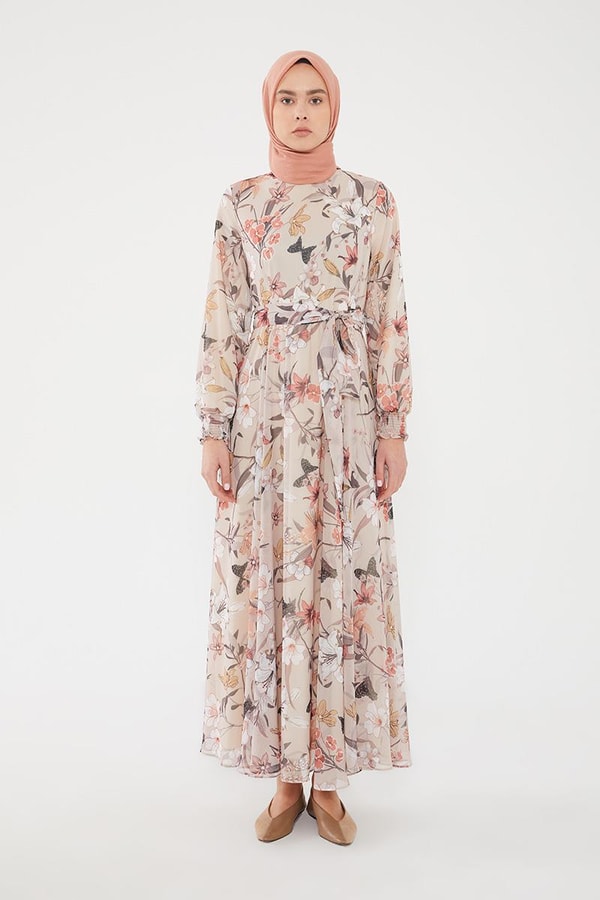 LevidorLevidor Bej Kol ağzı gipeli beli büzgülü desenli şifon elbise