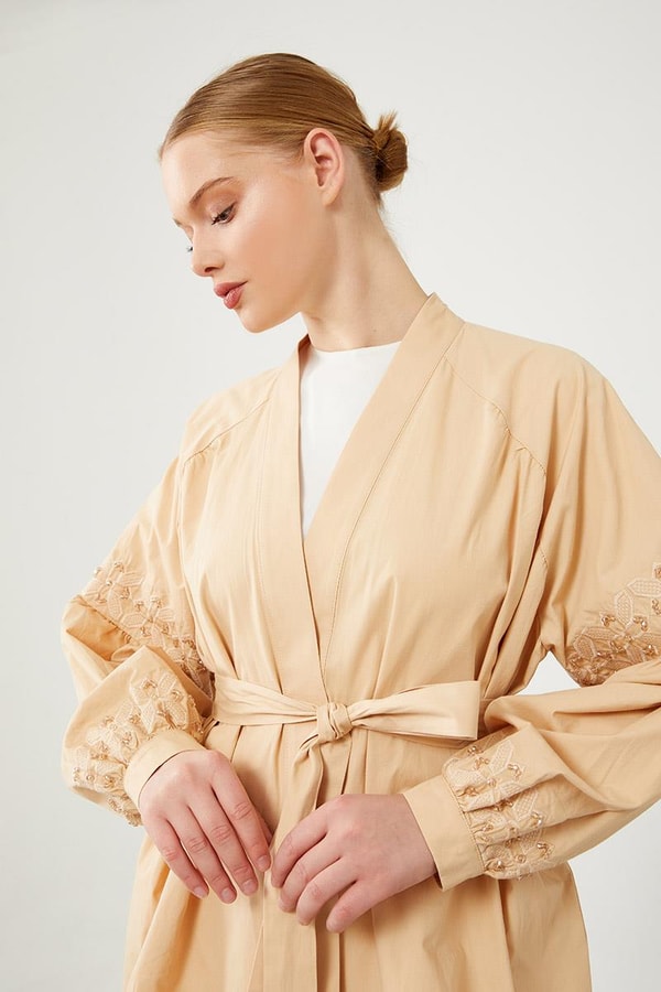 LevidorLevidor Bej Kolları Nakış Detaylı Kimono
