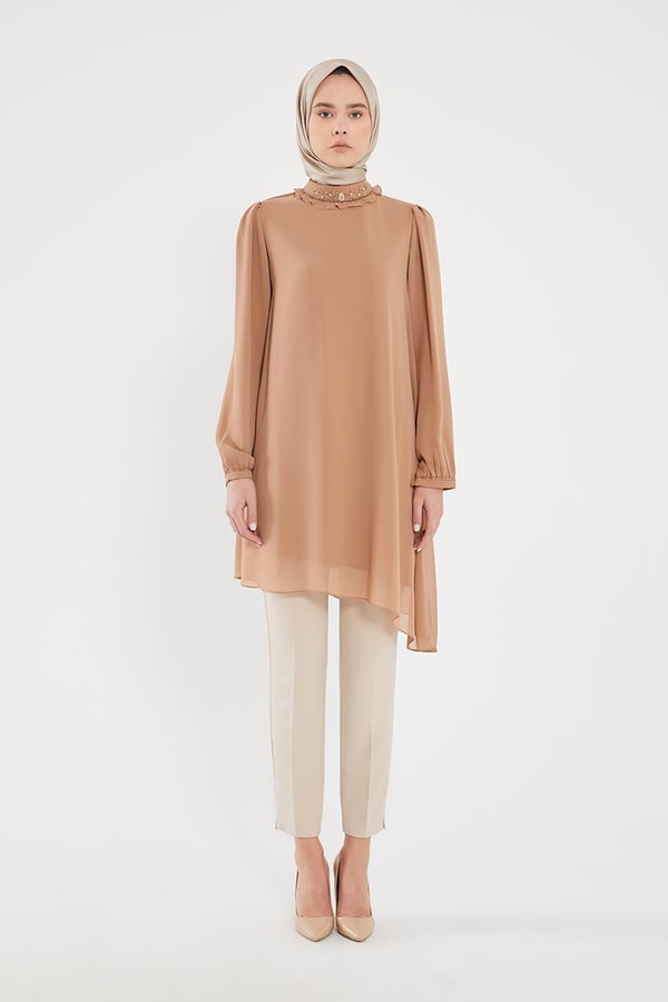 LevidorLevidor Bej Yakası İşlemeli Şifon Abiye Tunik