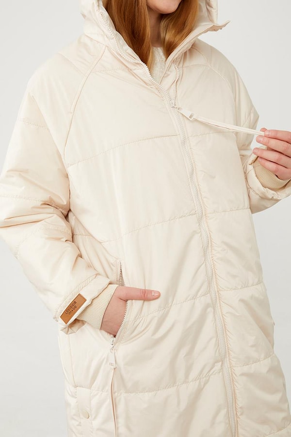LevidorLevidor Bej Yanları Çıt Çıt Detaylı Kapüşonlu Şişme Mont