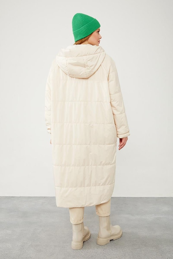 LevidorLevidor Bej Yanları Çıt Çıt Detaylı Kapüşonlu Şişme Mont