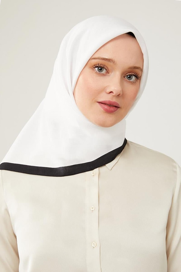 LevidorLevidor Beyaz Biye Renk Geçişli Prag Eşarp