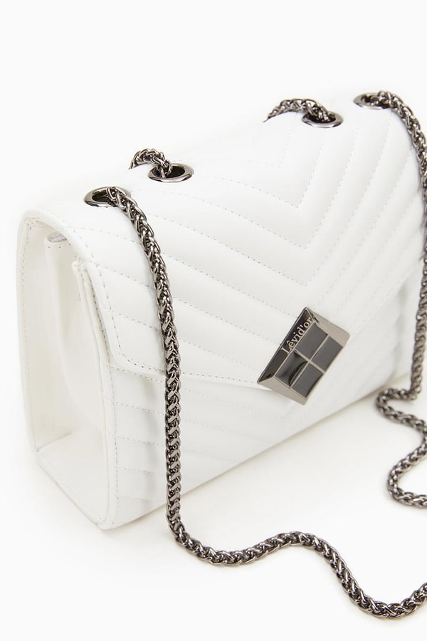 LevidorLevidor Beyaz Zincir Askılı Çıt Kapamalı Omuz Çantası