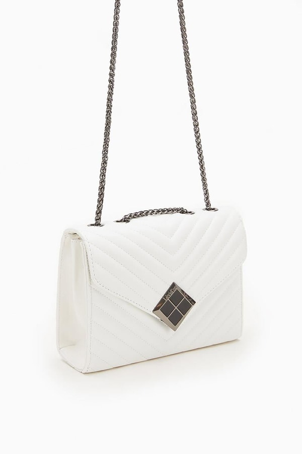 LevidorLevidor Beyaz Zincir Askılı Çıt Kapamalı Omuz Çantası