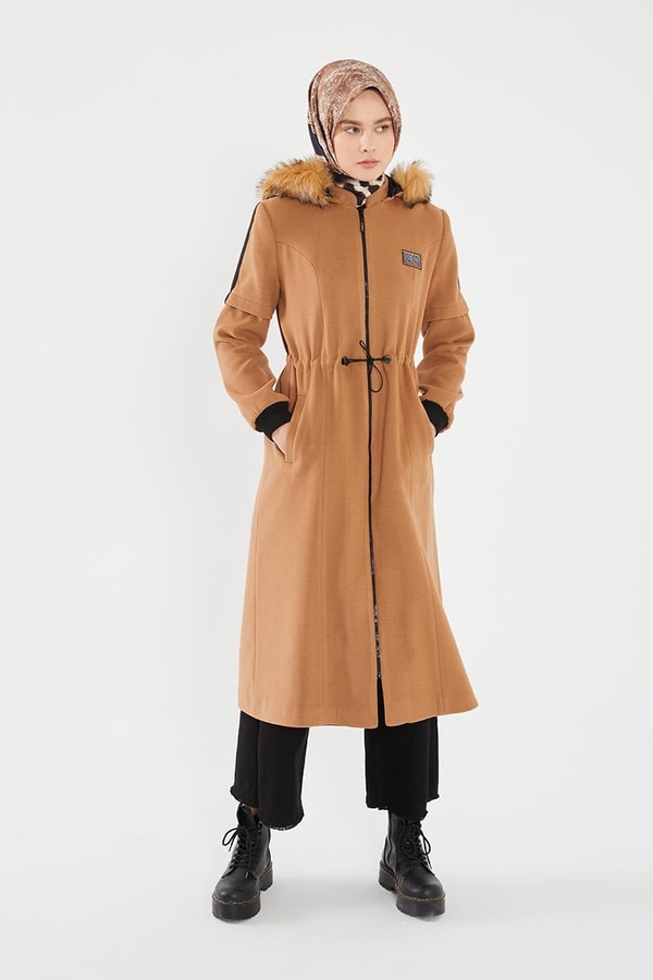 LevidorLevidor Camel Kapşonu Kürklü Kol Ağzı Ribanalı Kaban