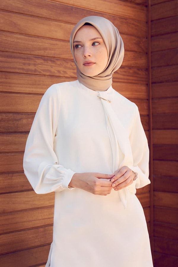 LevidorLevidor Ekru Broşlu Tunik