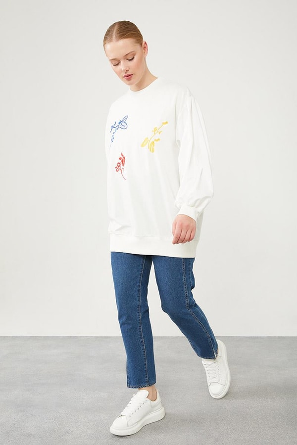LevidorLevidor Ekru Çiçekli Nakış İşlemeli Sweat