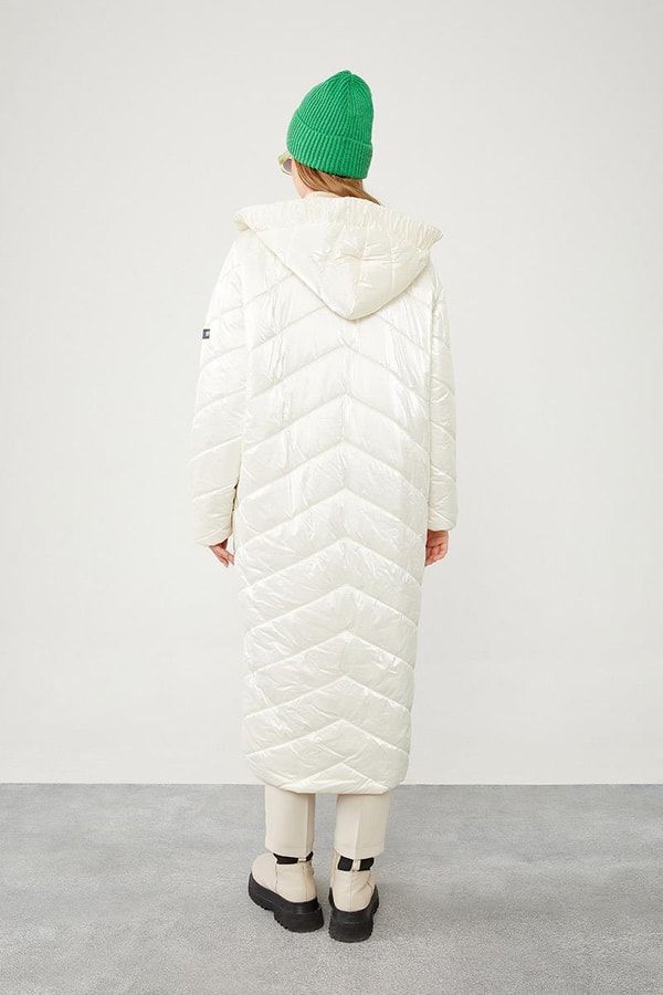 LevidorLevidor Ekru Kapüşonlu Kapitone Şişme Mont