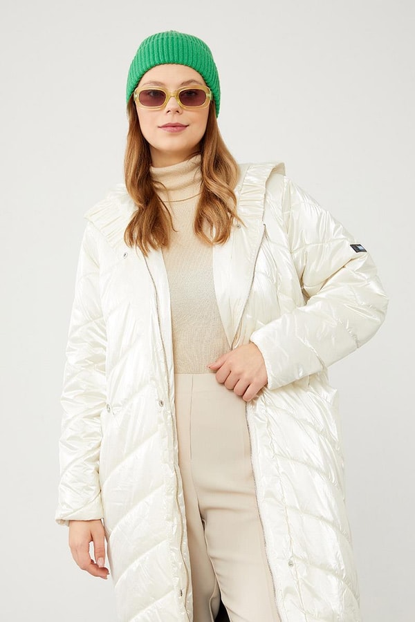 LevidorLevidor Ekru Kapüşonlu Kapitone Şişme Mont