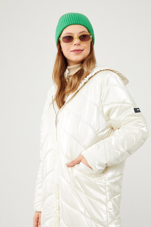 LevidorLevidor Ekru Kapüşonlu Kapitone Şişme Mont