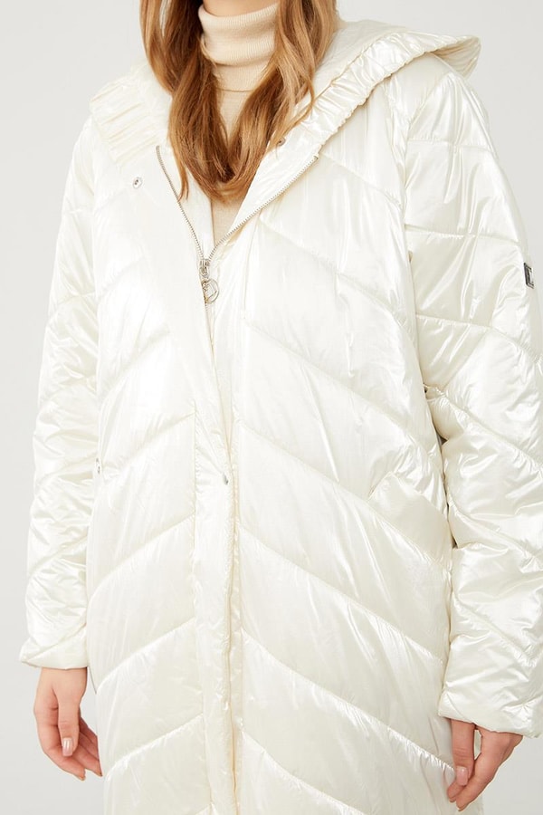 LevidorLevidor Ekru Kapüşonlu Kapitone Şişme Mont