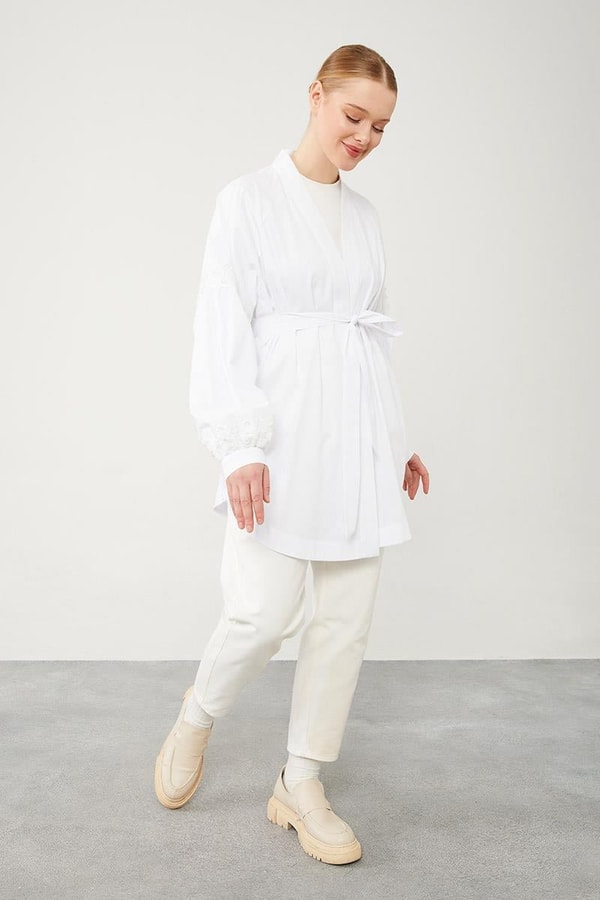 LevidorLevidor Ekru Kolları Nakış Detaylı Kimono
