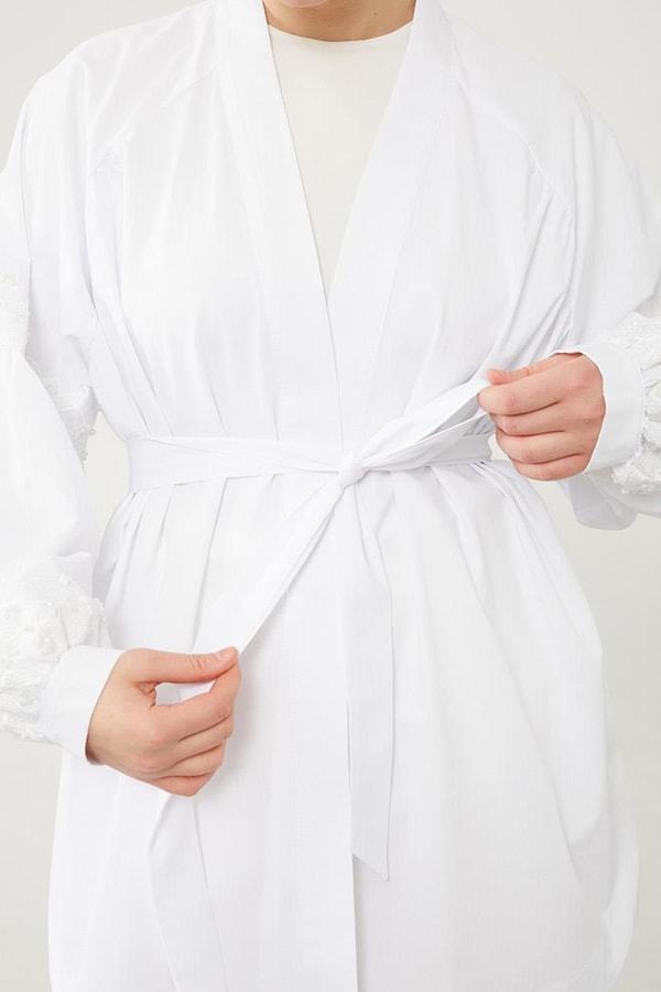 LevidorLevidor Ekru Kolları Nakış Detaylı Kimono