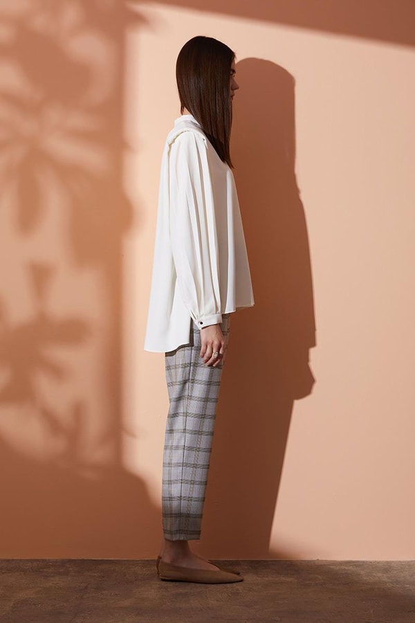 LevidorLevidor Ekru Vatkalı kısa bluz