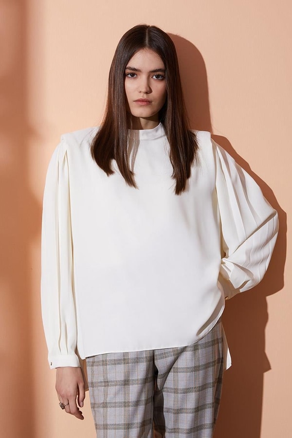 LevidorLevidor Ekru Vatkalı kısa bluz