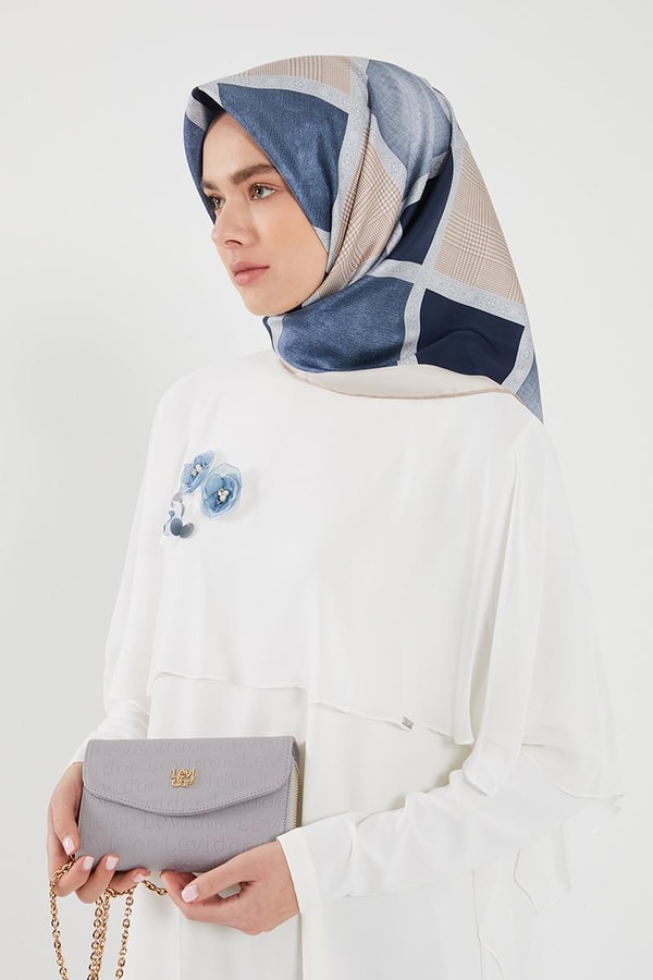 LevidorLevidor Ekru Yakaşı İşlemeli Gömlek