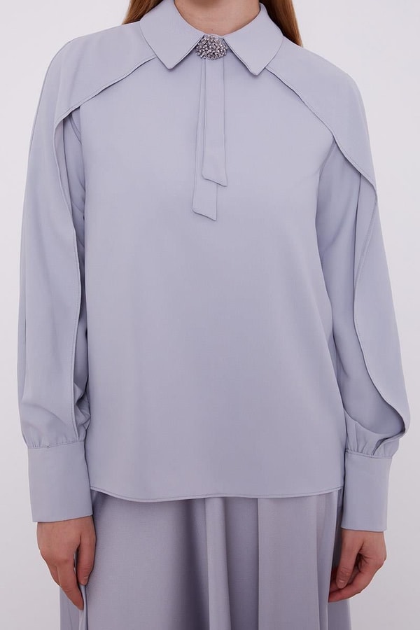 LevidorLevidor Gri Yaka Taş Detaylı Bluz