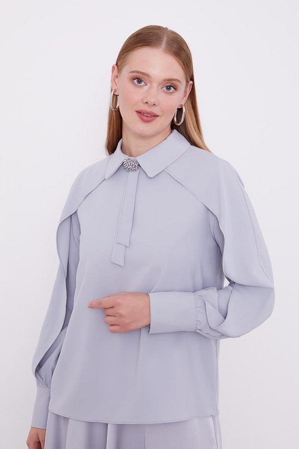 LevidorLevidor Gri Yaka Taş Detaylı Bluz