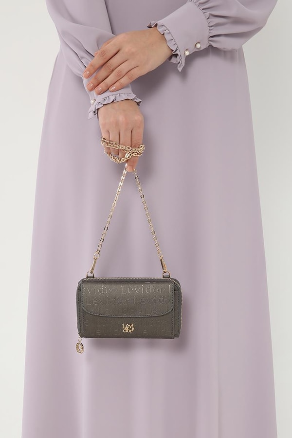 LevidorLevidor Gümüş Monogram Baskılı Zincir Askılı Cüzdan