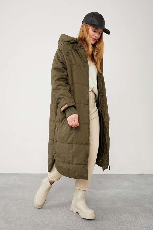 LevidorLevidor Haki Yanları Çıt Çıt Detaylı Kapüşonlu Şişme Mont