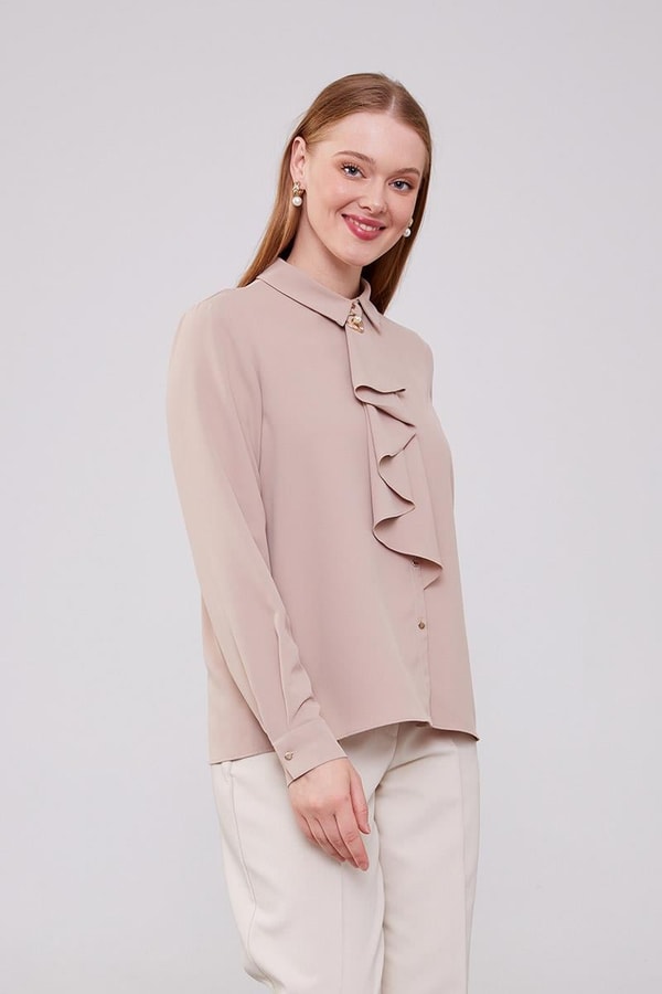 LevidorLevidor K.Bej Yakası Fular Broş Detaylı Bluz