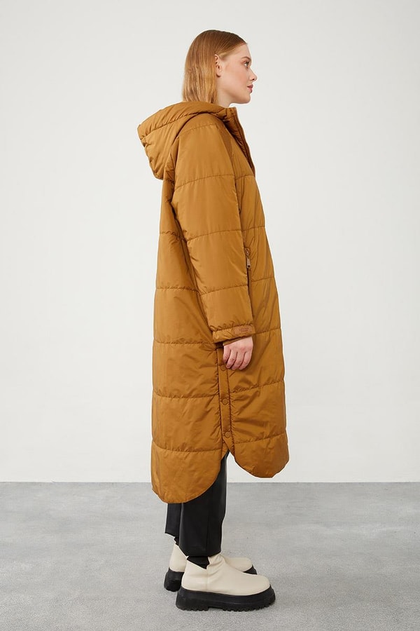 LevidorLevidor Kahve Yanları Çıt Çıt Detaylı Kapüşonlu Şişme Mont