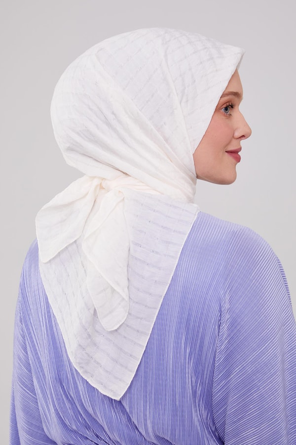 LevidorLevidor Kırık Beyaz Venüs Kare Eşarp