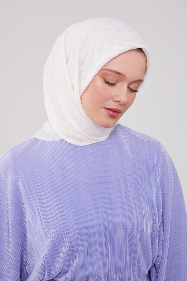 LevidorLevidor Kırık Beyaz Venüs Kare Eşarp