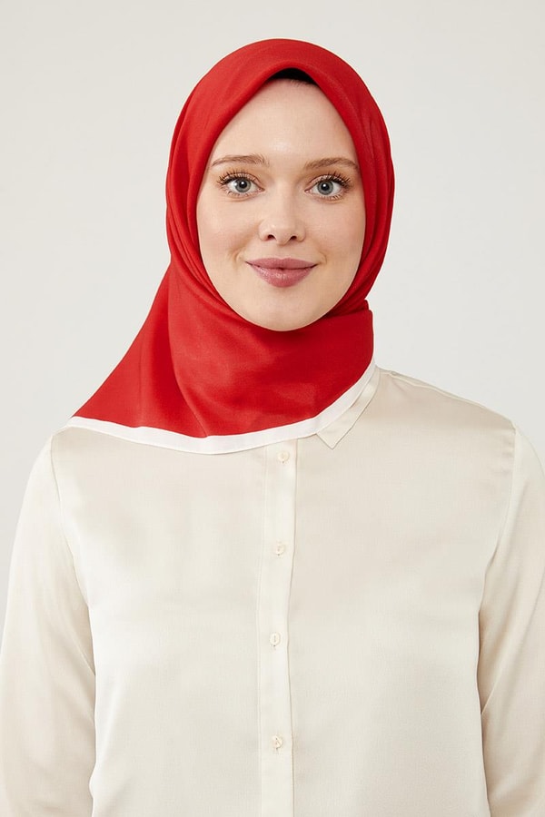 LevidorLevidor Kırmızı Biye Renk Geçişli Prag Eşarp