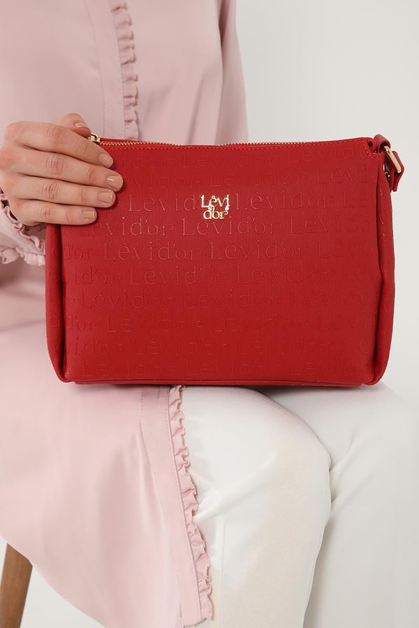 LevidorLevidor Kırmızı Monogram Baskılı Çapraz Askılı Çanta