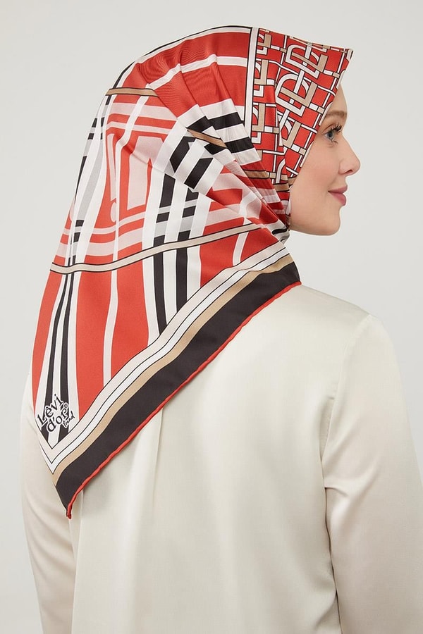 LevidorLevidor Kırmızı Yazı Baskılı Trend Twill Eşarp