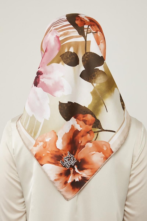 LevidorLevidor Krem Çiçek Desen Trend Twill Eşarp