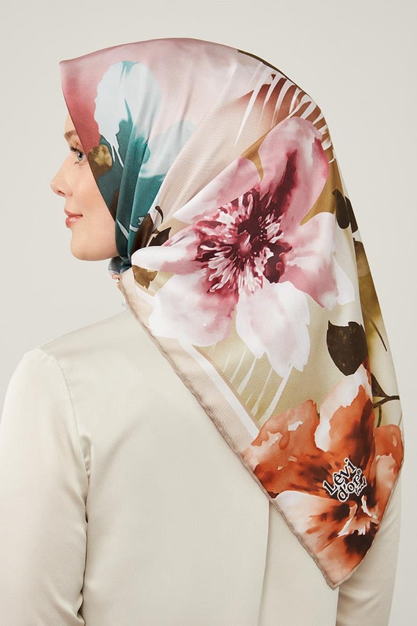 LevidorLevidor Krem Çiçek Desen Trend Twill Eşarp