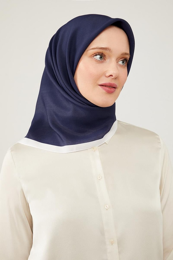 LevidorLevidor Lacivert Biye Renk Geçişli Prag Eşarp