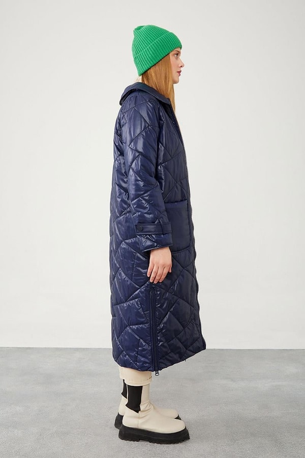 LevidorLevidor Lacivert Geniş Yaka Kapitone Mont