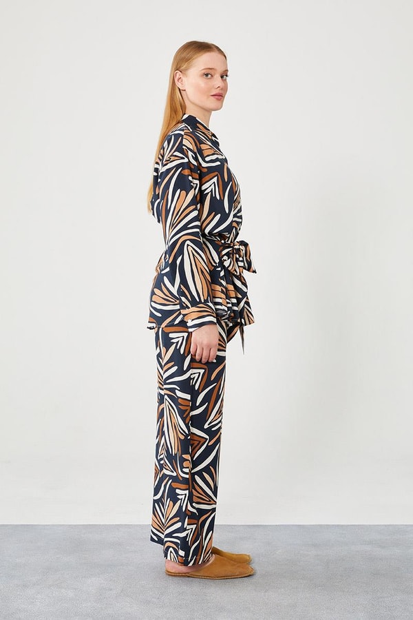 LevidorLevidor Lacivert Gömlek Yaka Belden Bağlamalı Pantolonlu Takım