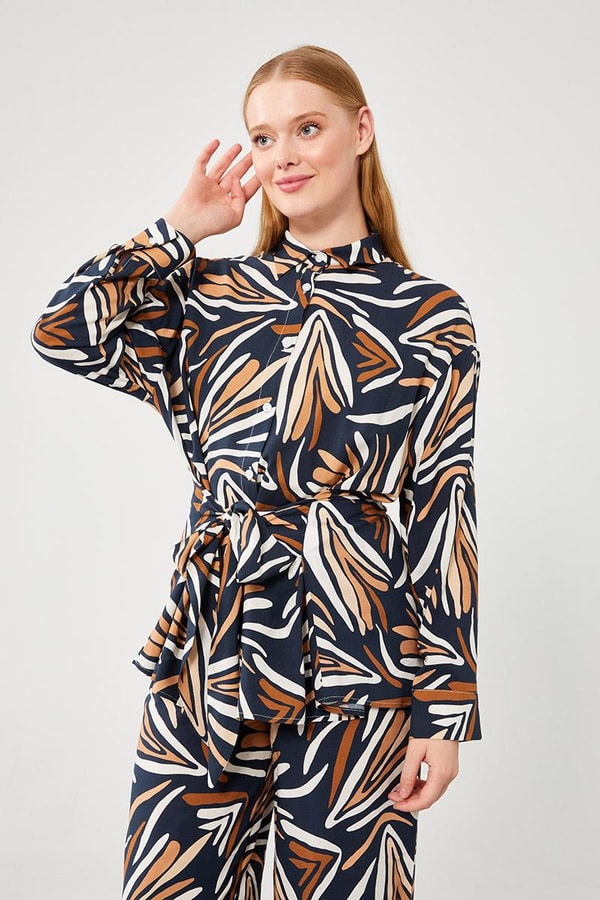 LevidorLevidor Lacivert Gömlek Yaka Belden Bağlamalı Pantolonlu Takım