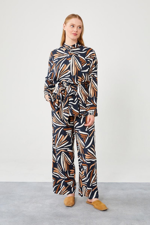 LevidorLevidor Lacivert Gömlek Yaka Belden Bağlamalı Pantolonlu Takım