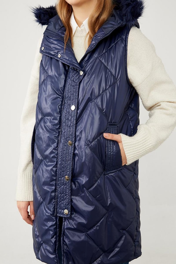 LevidorLevidor Lacivert Kapitone Kapüşonlu Çıtçıt Kapamalı Yelek