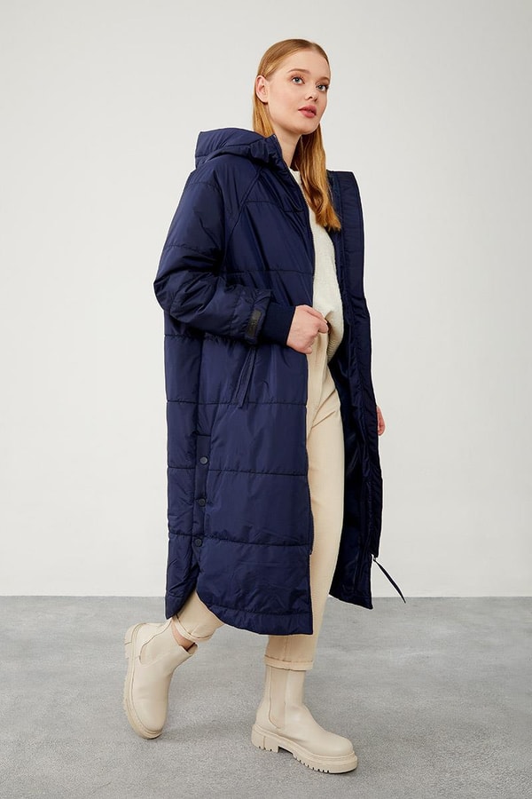 LevidorLevidor Lacivert Yanları Çıt Çıt Detaylı Kapüşonlu Şişme Mont