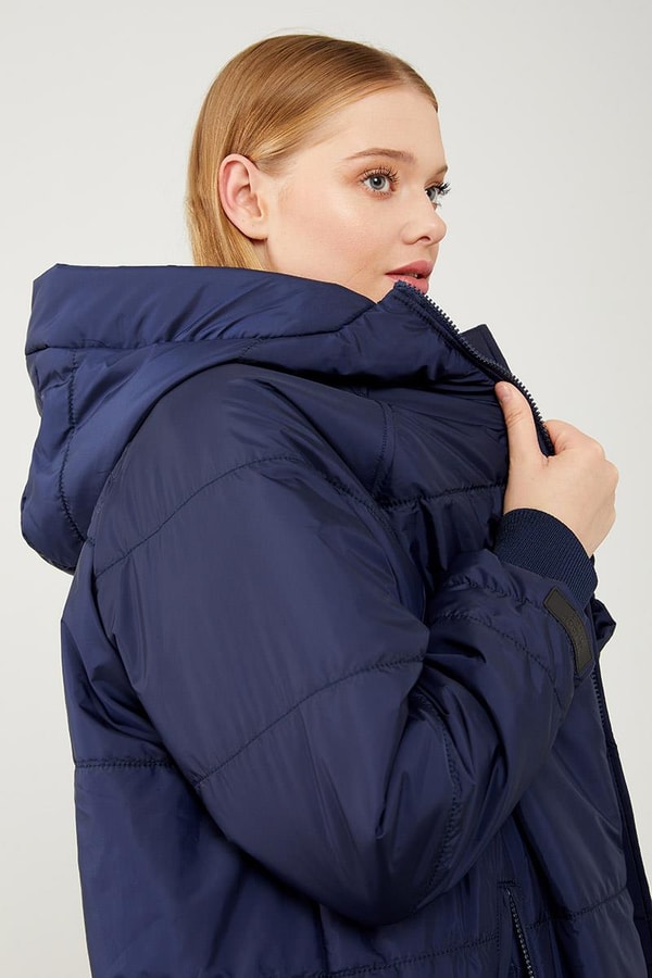 LevidorLevidor Lacivert Yanları Çıt Çıt Detaylı Kapüşonlu Şişme Mont