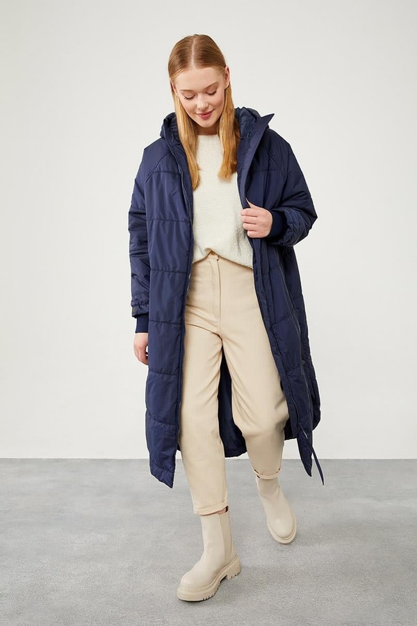 LevidorLevidor Lacivert Yanları Çıt Çıt Detaylı Kapüşonlu Şişme Mont