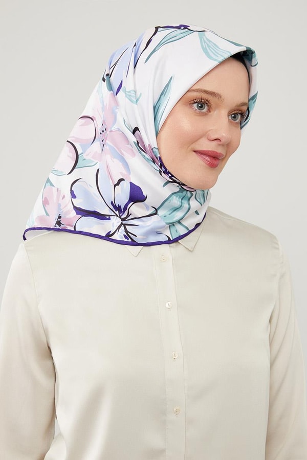 LevidorLevidor Leylak Açelya Çicek Desenli Trend Twill Eşarp