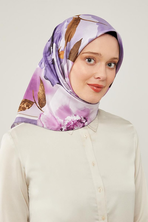 LevidorLevidor Mor Çiçek Desen Trend Twill Eşarp