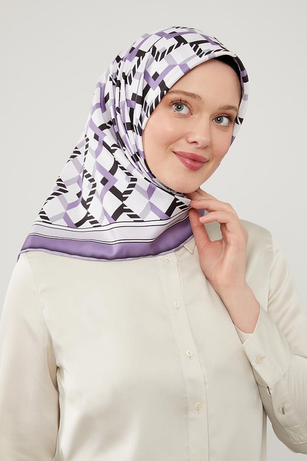 LevidorLevidor Mor Üçgen Desenli Trend Twill Eşarp