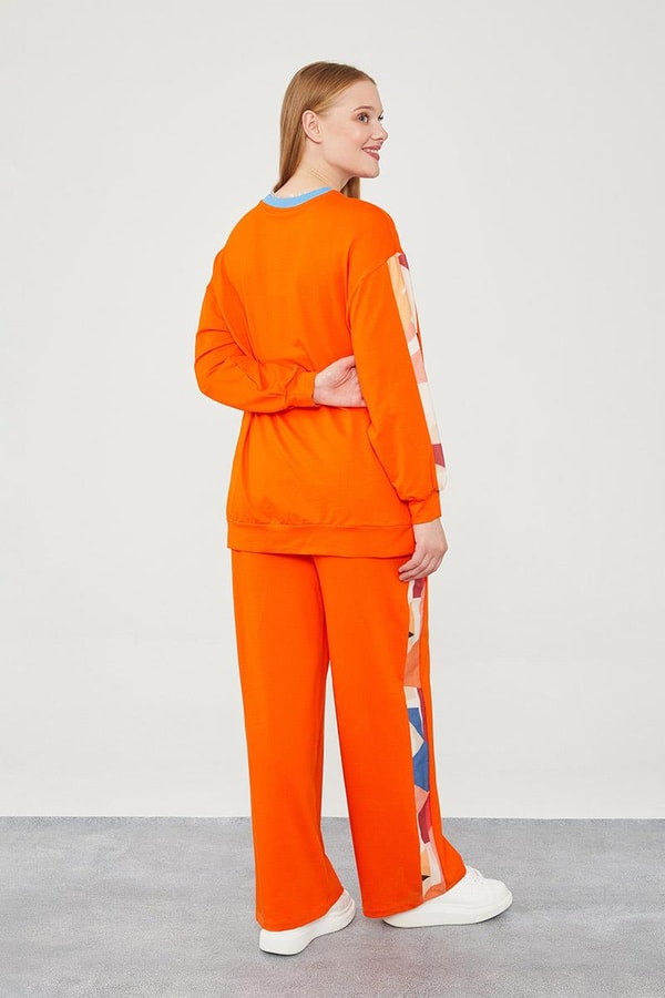 LevidorLevidor Oranj Geometrik Desenli Spor Takım