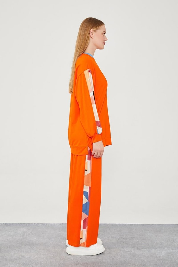 LevidorLevidor Oranj Geometrik Desenli Spor Takım