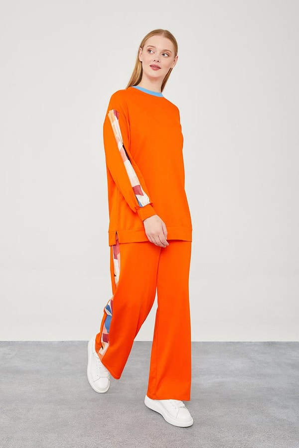 LevidorLevidor Oranj Geometrik Desenli Spor Takım