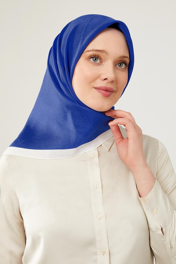 LevidorLevidor Parlament Mavisi Biye Renk Geçişli Prag Eşarp